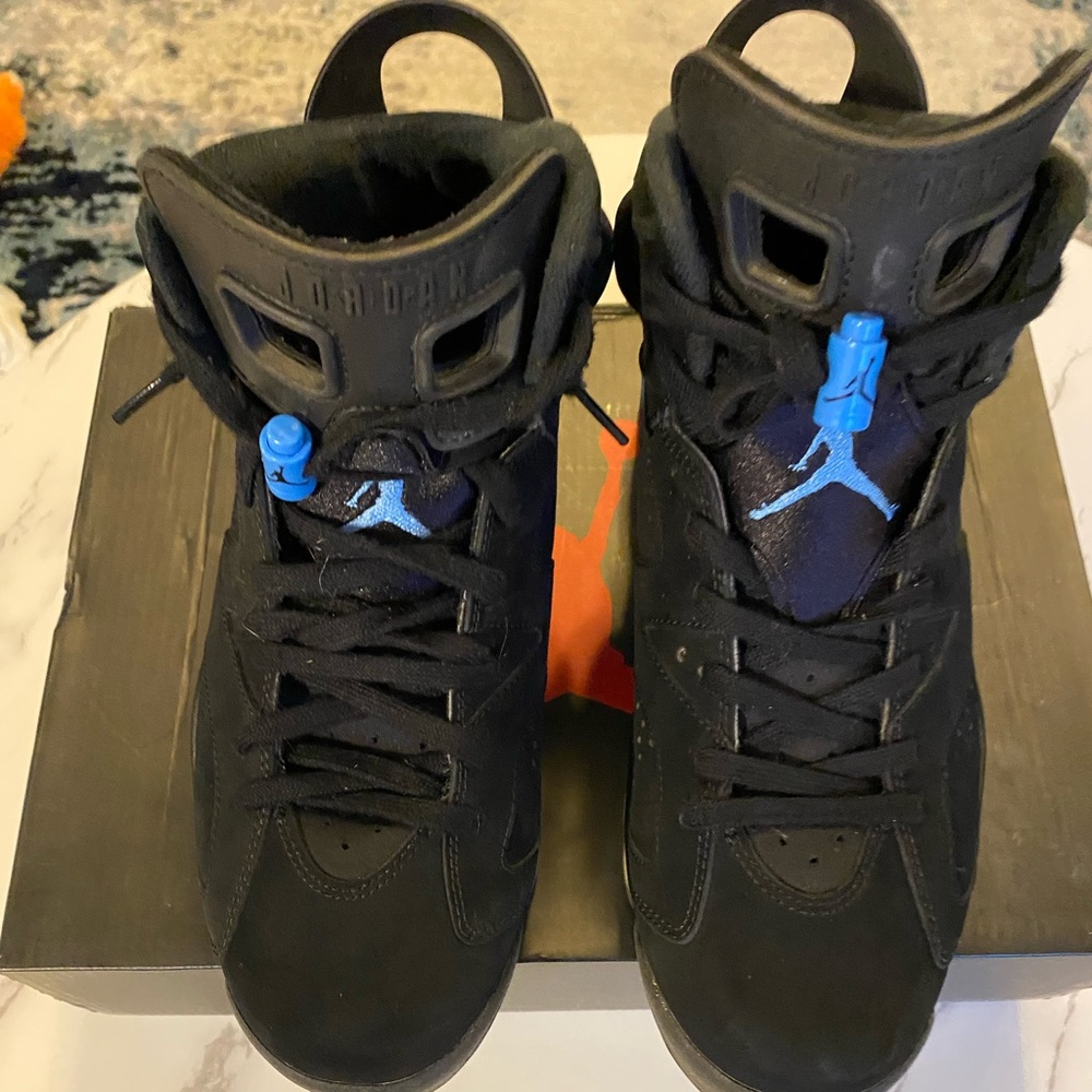 Jordan 6 retro size 9 Mens